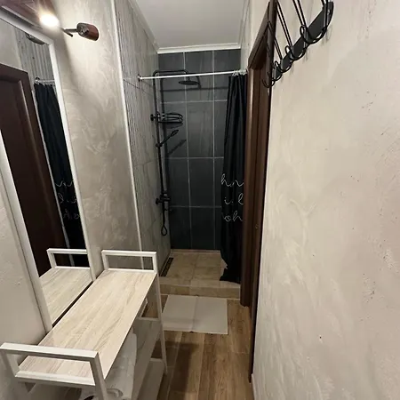 - 3 Bedroom Near Appartement *